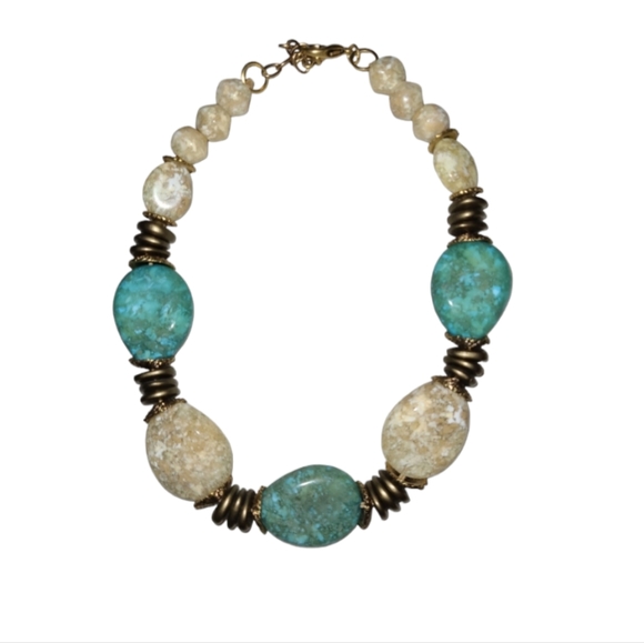 16" Green and White Stone Like Beaded Necklace Lot 1 - Picture 4 of 4